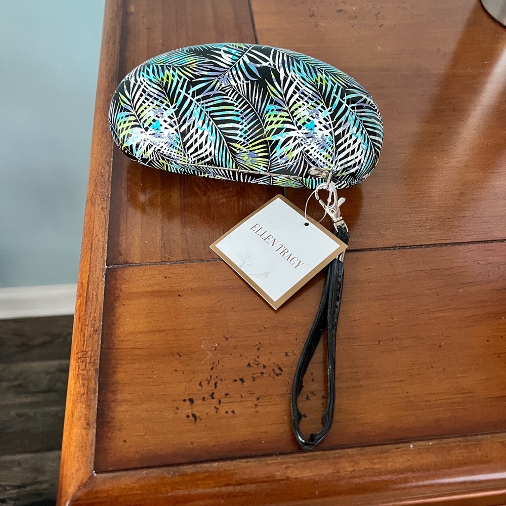 NWT Ellen Tracy sunglasses case w/ detachable wristlet multi tropical print